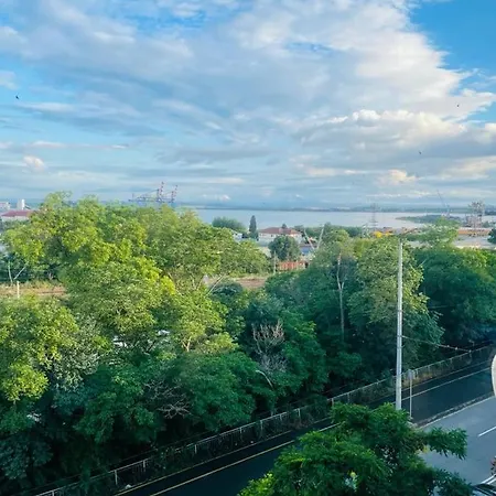 морски изглед 公寓 *